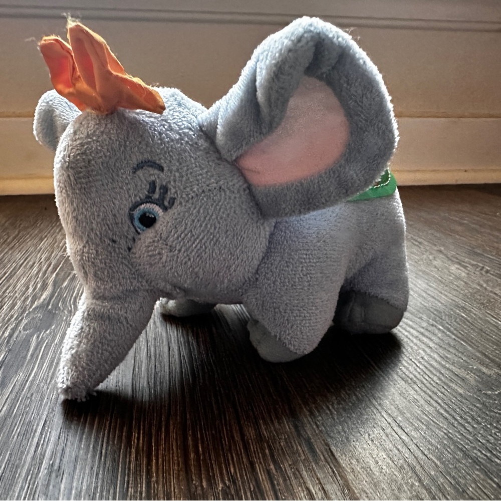 Disney Junior Doc McStuffins Hazel the Elephant Plush Plush Stuffed Animal Cute